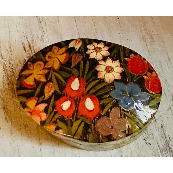 Vintage Kashmiri Paper Mache Trinket Box, Jewelry Box, Flower Box - Picture 2 of 10